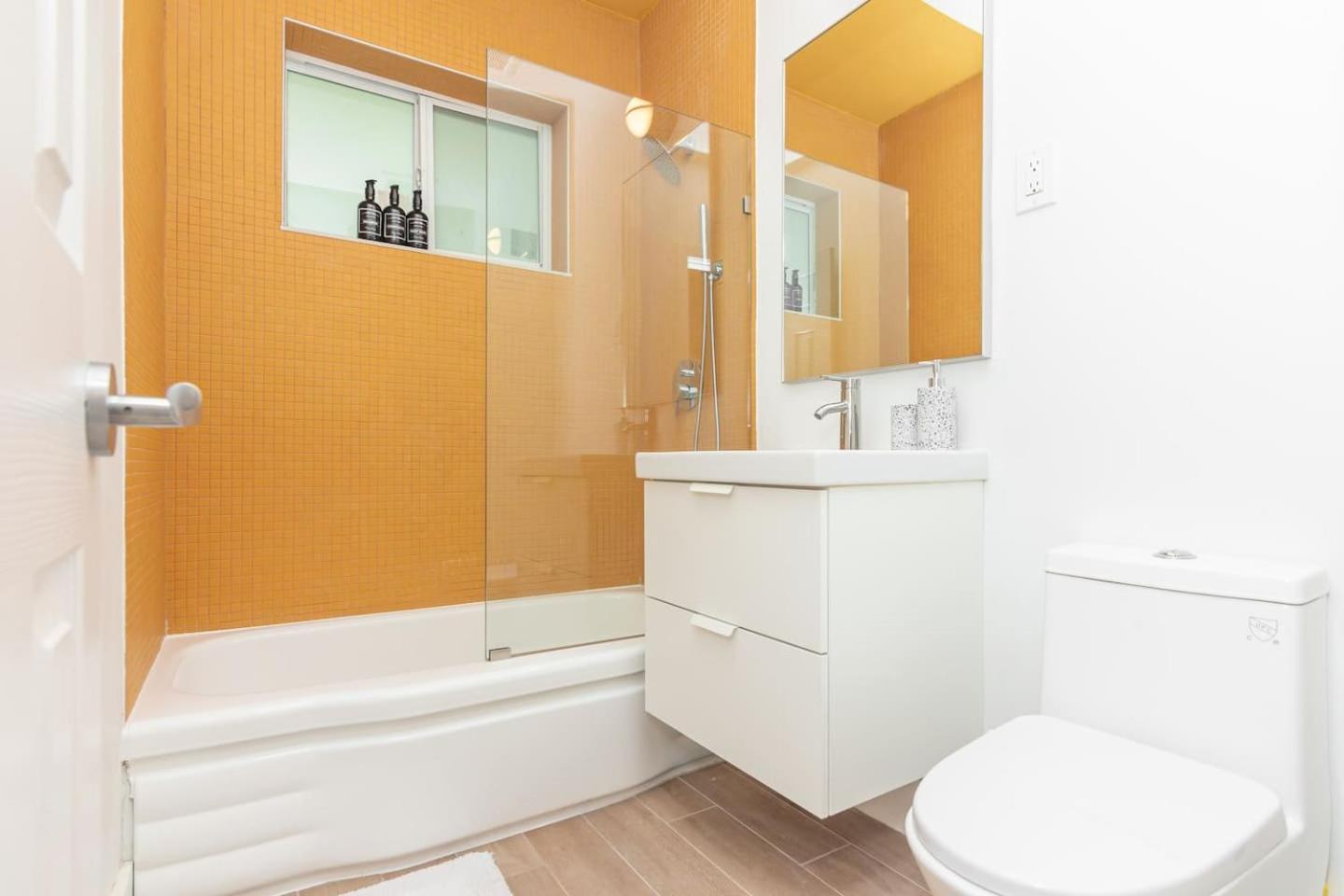 Stylish Studio In El Portal #1 Apartment